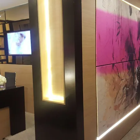 Гостевой дом Dominic Smart & Luxury Suites - Republic Square Белград