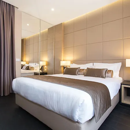 Dominic Smart & Luxury Suites - Republic Square Гостевой дом