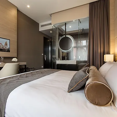 Dominic Smart & Luxury Suites - Republic Square Гостевой дом