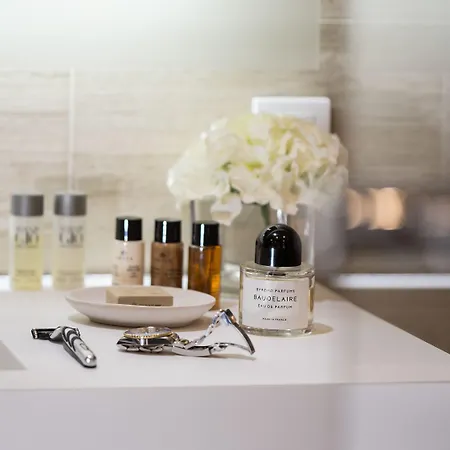 Dominic Smart & Luxury Suites - Republic Square Гостевой дом Белград