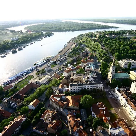 Dominic Smart & Luxury Suites - Republic Square Гостевой дом