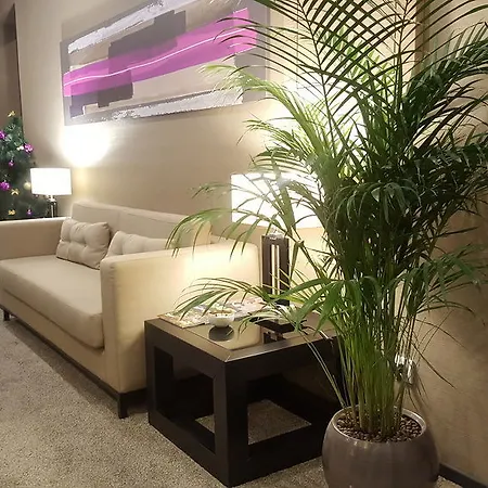 Dominic Smart & Luxury Suites - Republic Square 4*