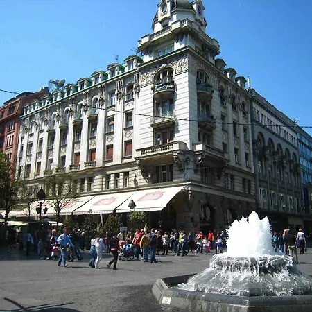 Dominic Smart & Luxury Suites - Republic Square Guest house 4*