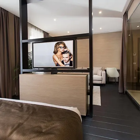Guest house Dominic Smart & Luxury Suites - Republic Square 4*