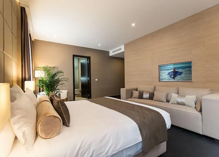 Гостевой дом Dominic Smart & Luxury Suites - Republic Square Белград