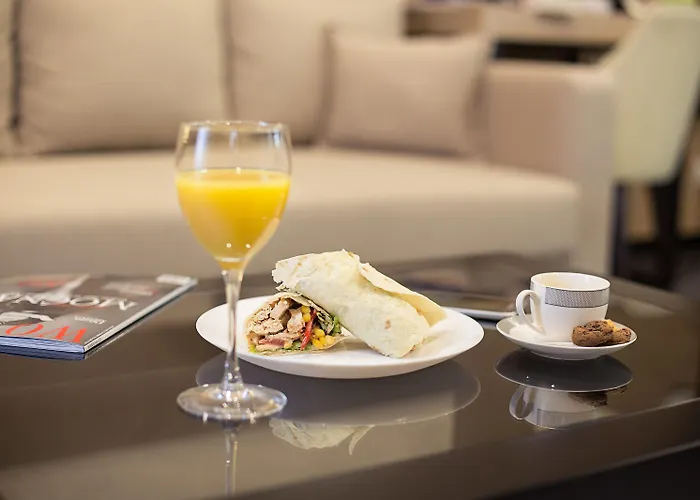 Dominic Smart & Luxury Suites - Republic Square 4*