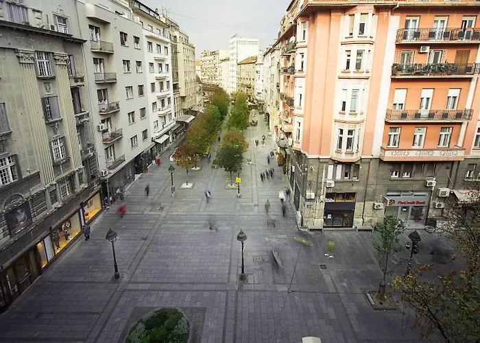 Dominic Smart & Luxury Suites - Republic Square Гостевой дом Белград