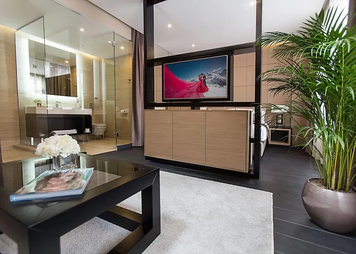 Dominic Smart & Luxury - Republic Square Belgrado